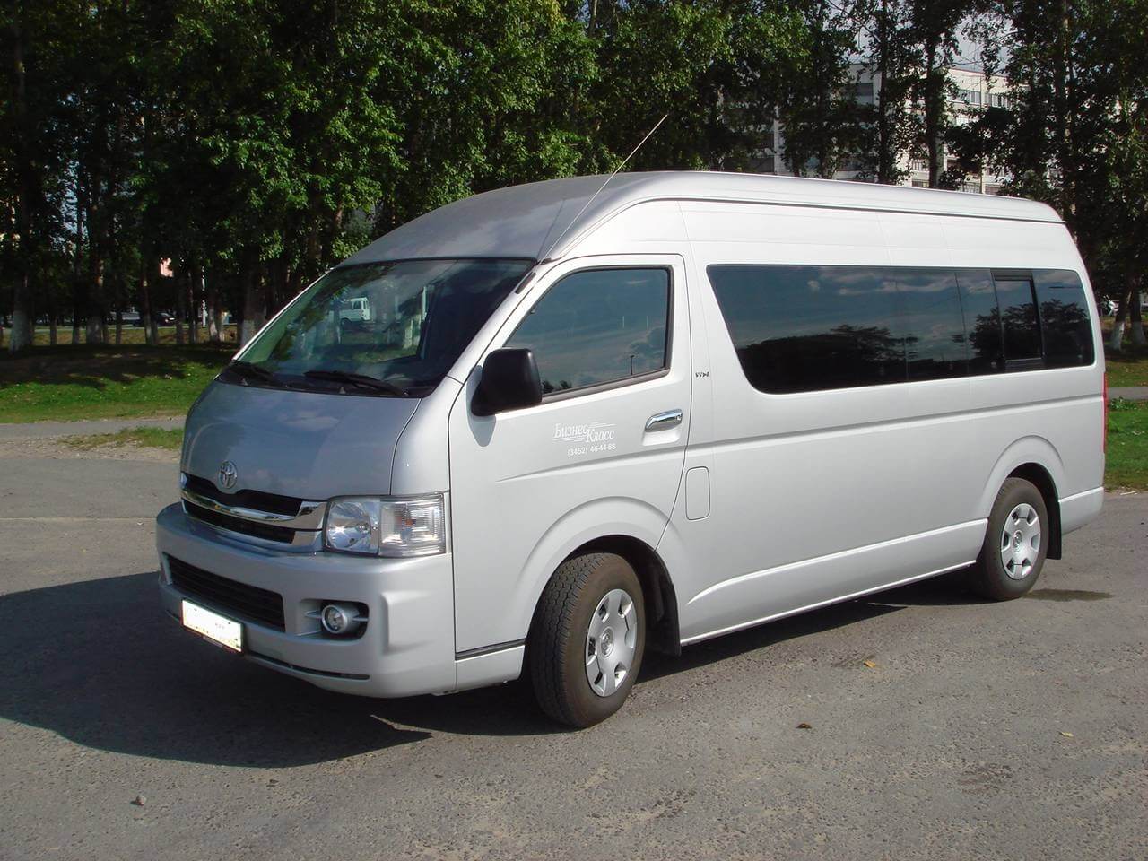 Заказать Toyota Hiace с водителем в Архангельске ‐ Автобус29